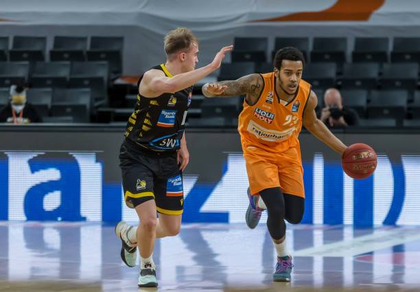 于莫塔可能 于莫塔可能