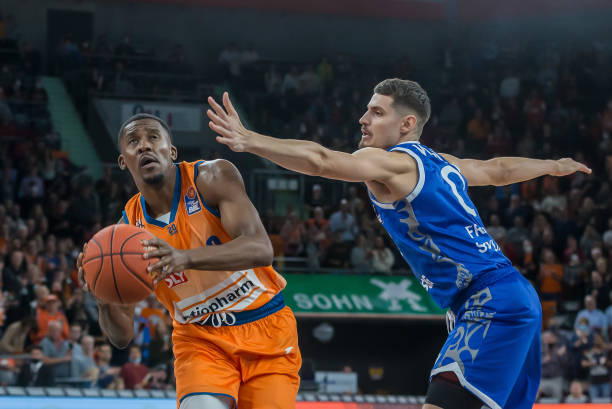 激烈的国际 激烈的国际